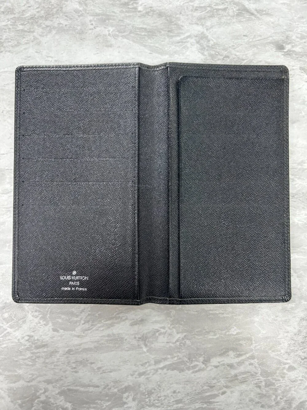 Louis Vuitton Taiga Leather Checkbook Holder/Wallet w/ Entrupy